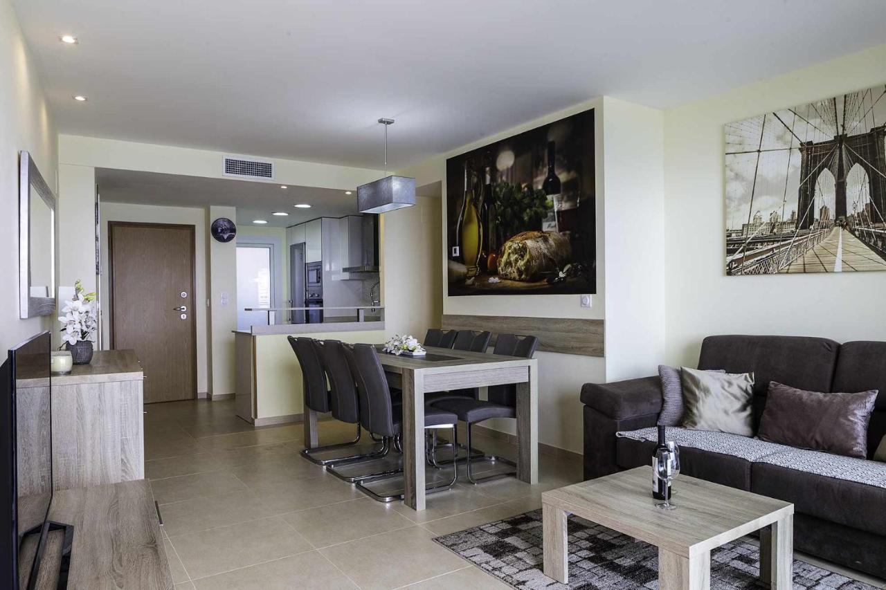 Apartamento Sea Senses Victoria Frente Al Mar Torrevieja Luaran gambar