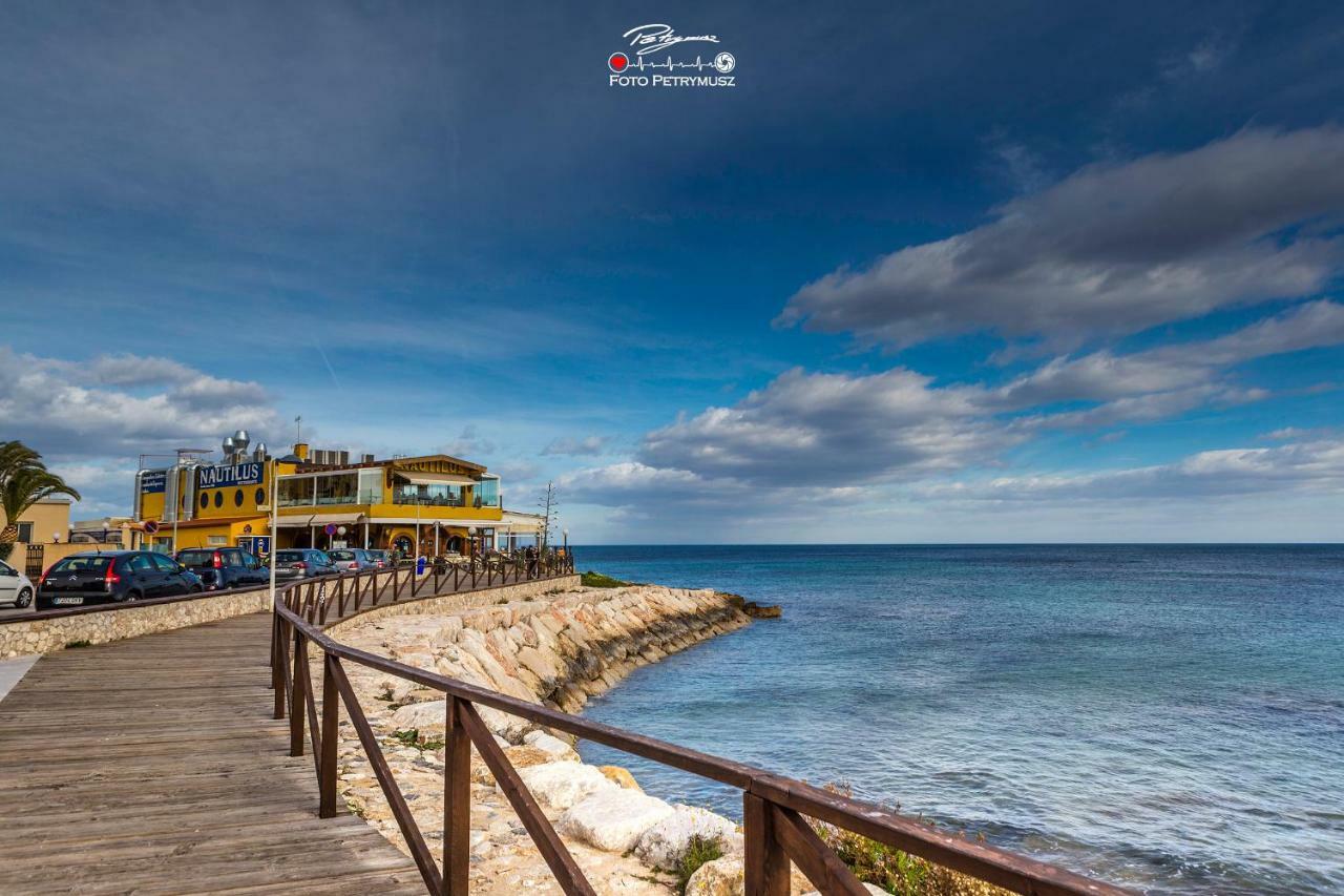 Apartamento Sea Senses Victoria Frente Al Mar Torrevieja Luaran gambar